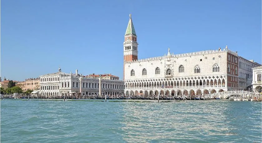 Nice Apartment In Venezia With Kitchen