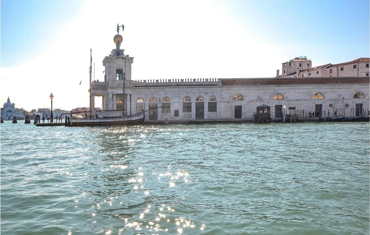 Nice Apartment In Venezia With Kitchen 0*, Venedik